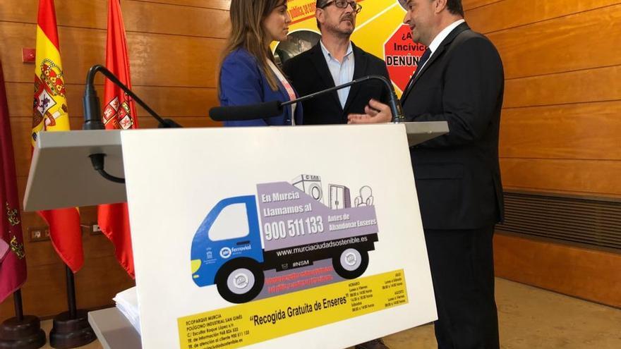 Lanzan una campaña para frenar el abandono de enseres en la calle