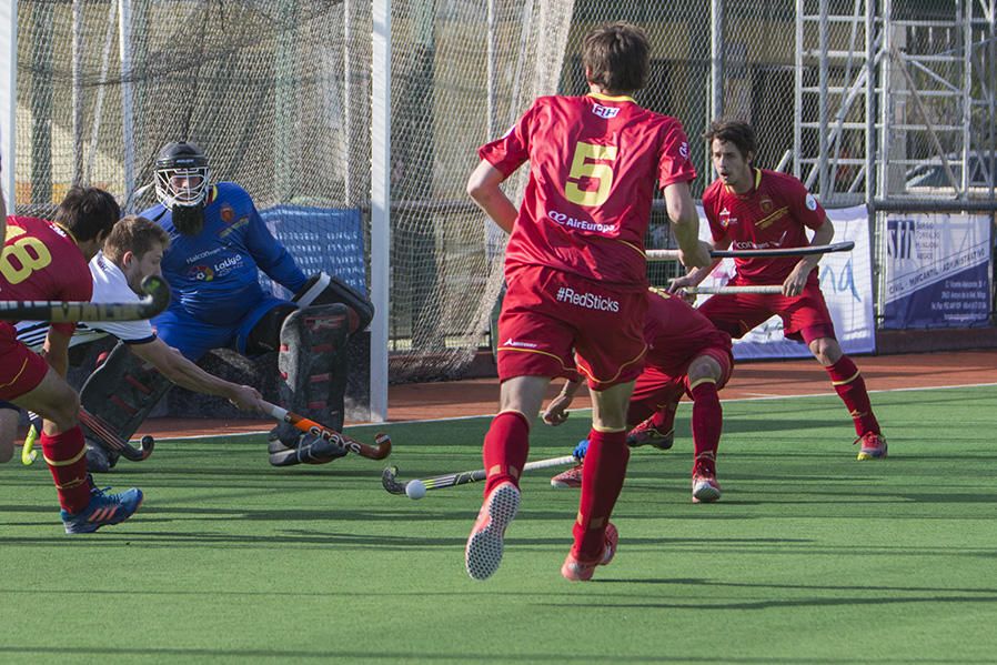 La selección española se impone al combinado galo en un amistoso disputado en Benalmádena