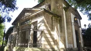 El Concello prevé restaurar la capilla del cementerio de San Amaro y crear zonas ajardinadas