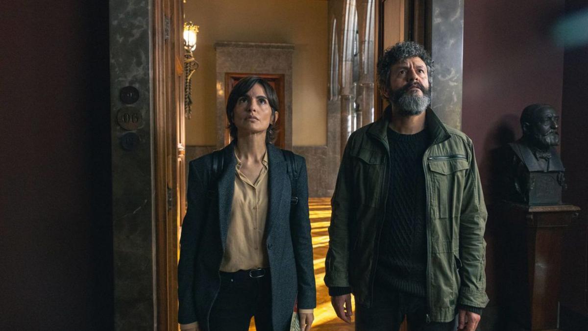 Verónica Echegui i Isak Férriz, en una imatge de ‘Ciudad de sombras’.