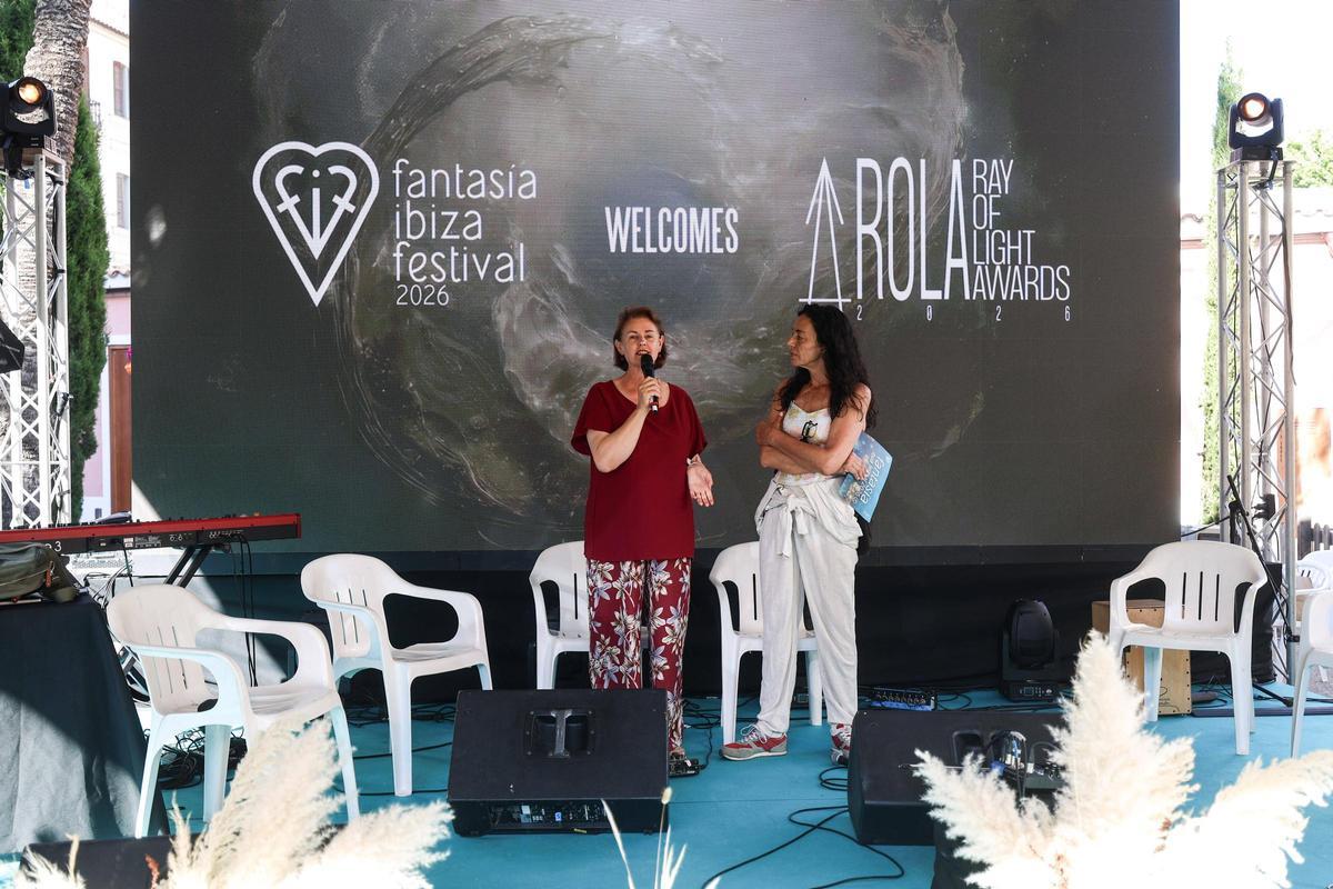 Fantasía Ibiza Festival llena el centro de Vila de arte en vivo, música y cultura