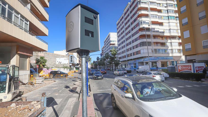 Un radar caza un coche a 124 km/h por el casco urbano de Torrevieja