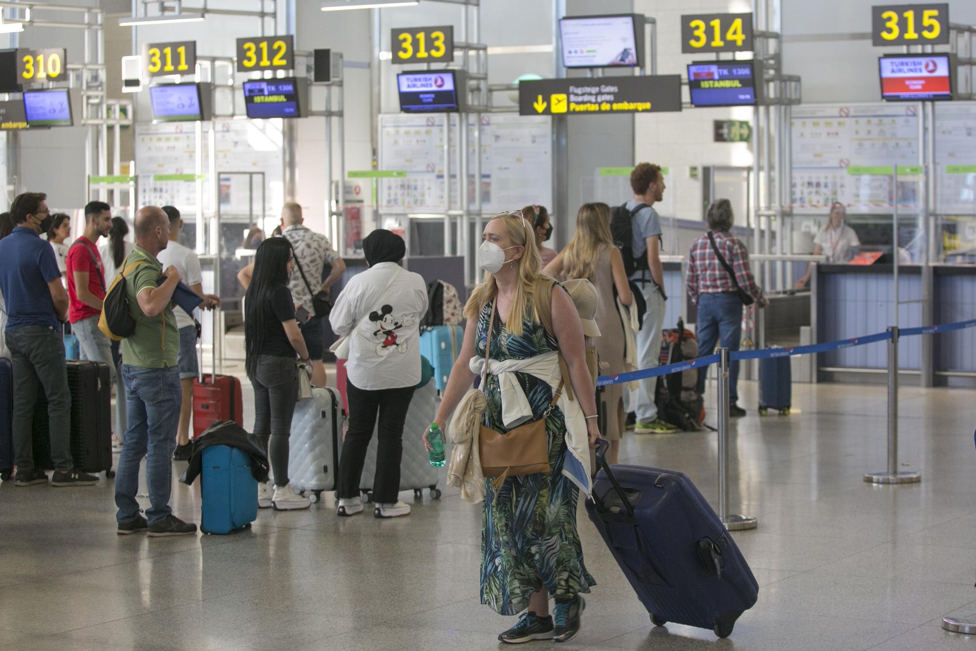 1 de julio en el aeropuerto de Málaga con huelga de tripulantes en Easyjet y Ryanair