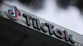 ¿Qué gobiernos y organismos occidentales han prohibido TikTok en sus teléfonos móviles?