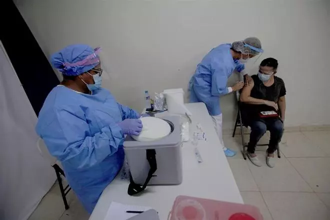 Nuestro reflejo en el espejo