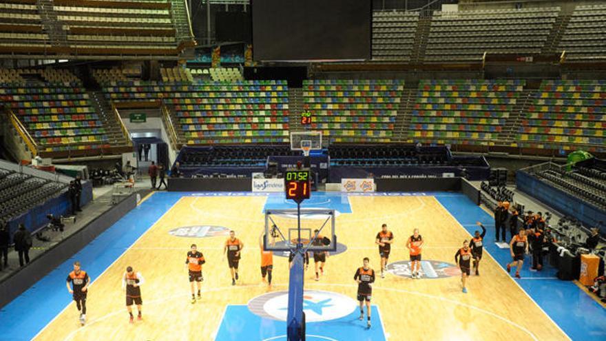 Entrenamiento del Valencia Basket en el Coliseum // C. Pardellas