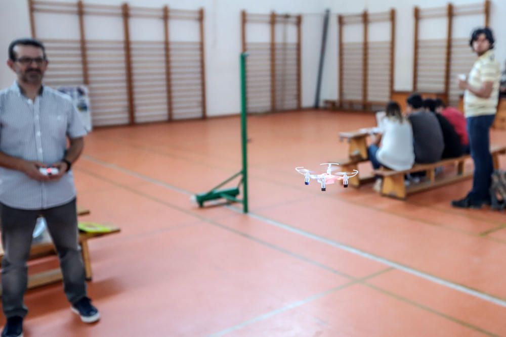 Taller de programación de drones en el IES El Palm