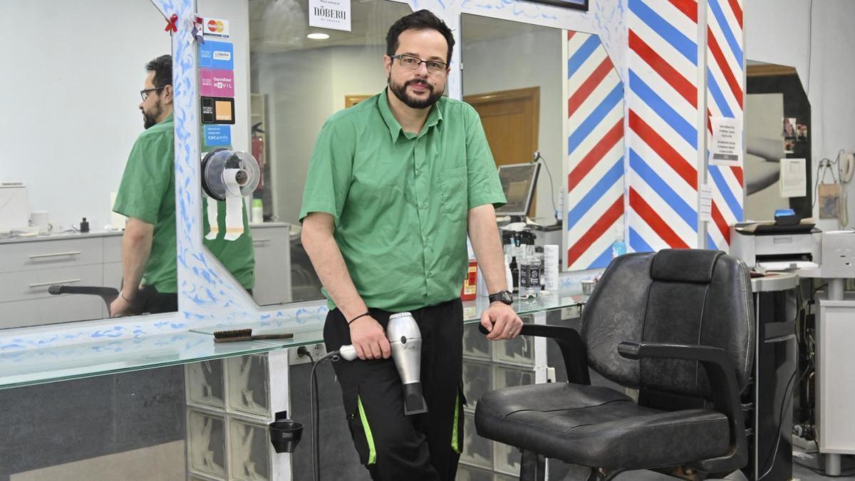 Juan Hernández Gil, presidente de los peluqueros de Castellón.