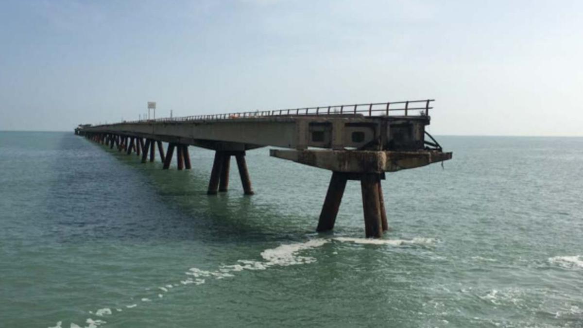 El pantalán de la Compañía Minera Sierra Menera del Port de Sagunt, en muy mal estado. | LEVANTE-EMV