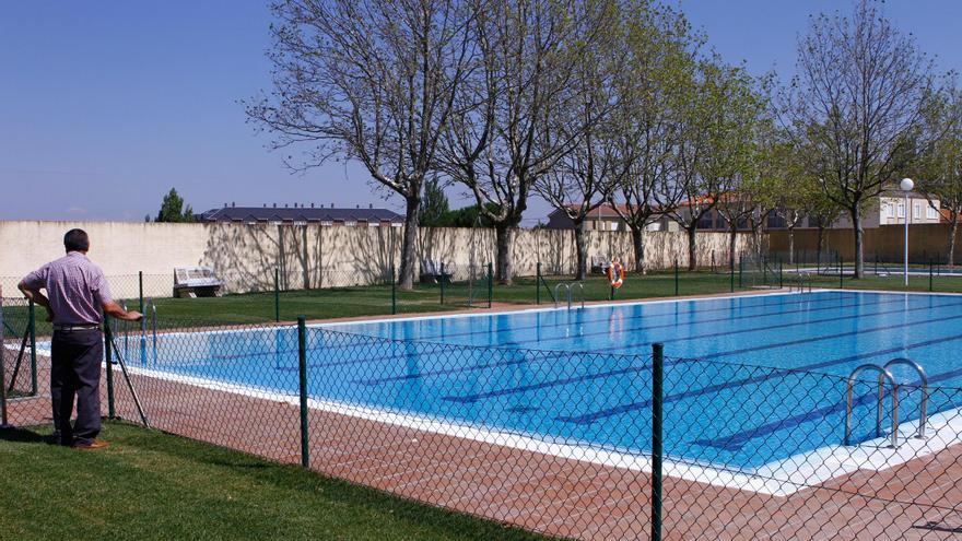 La explotación de la piscina y el bar de Bermillo: canon de 350 euros al mes