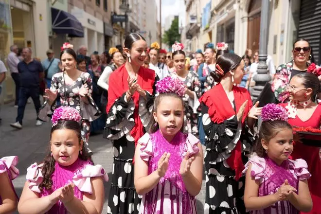 Once academias protagonizan una fiesta de baile en Las Tendillas