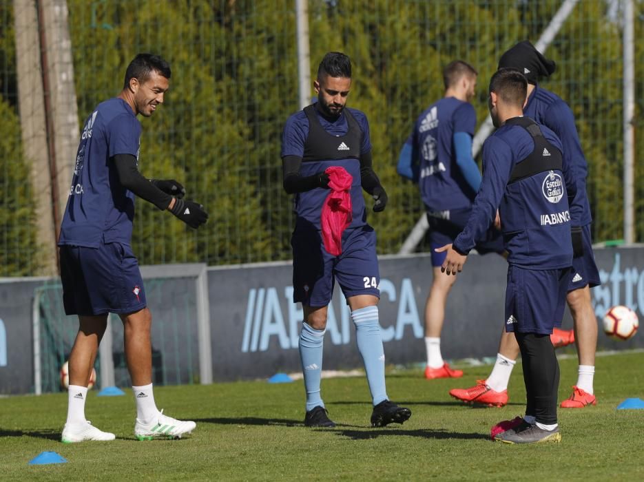 Entrenamiento del Celta en A Madroa, con presencia de Michel Salgado