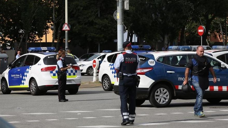 Falsa alarma en la Diagonal por una mochila sospechosa junto a un centro comercial