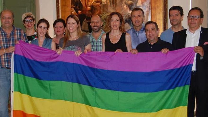 L&#039;Ajuntament llueix la bandera de l&#039;arc de Sant Martí