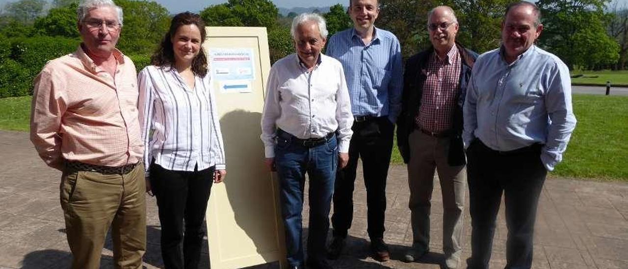 Por la izquierda, los facultativos Manuel Argüelles, Cayetana Maldonado, Manuel Fernández, Jorge Santos-Juanes, Rodrigo Abad y Jesús Pérez, en Noreña.