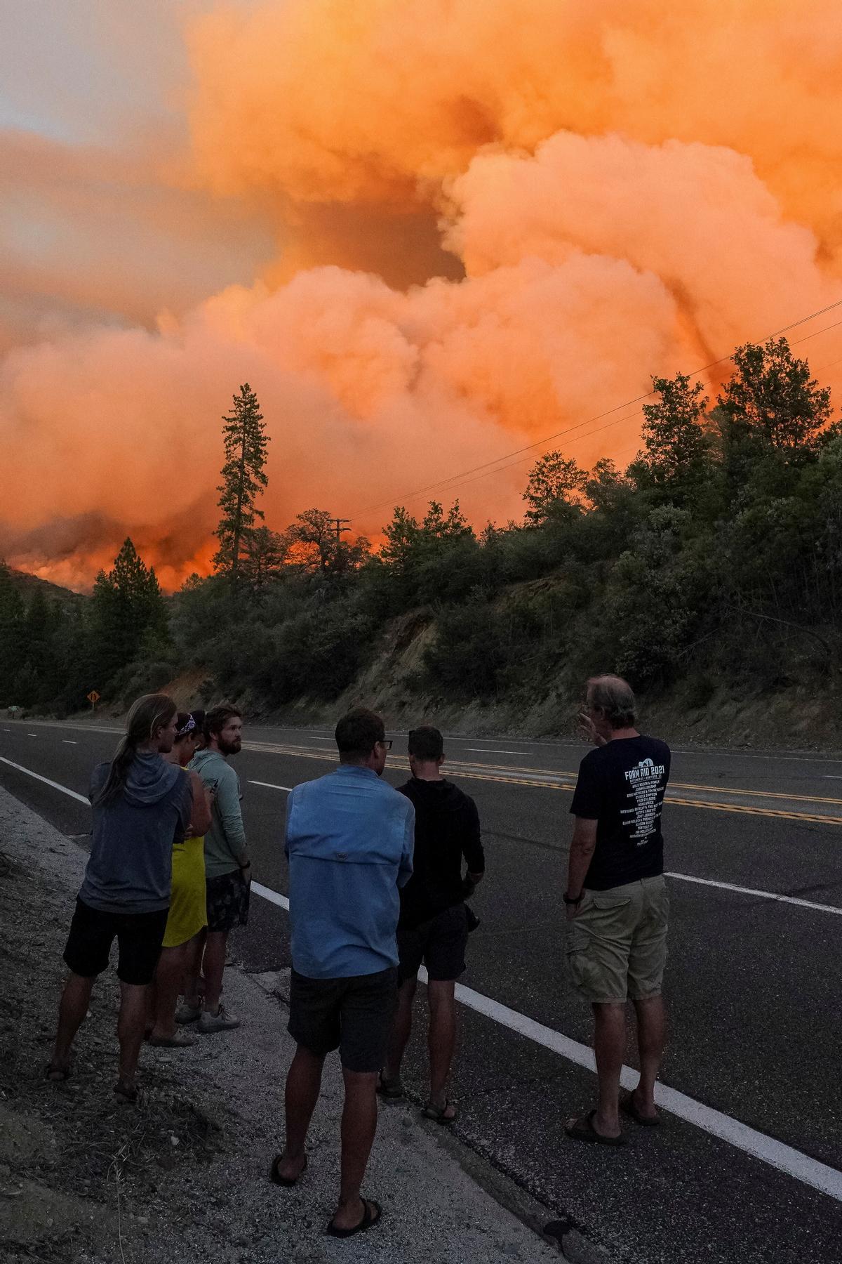 Otro devastador fuego en Mariposa (California) se acerca al parque de Yosemite