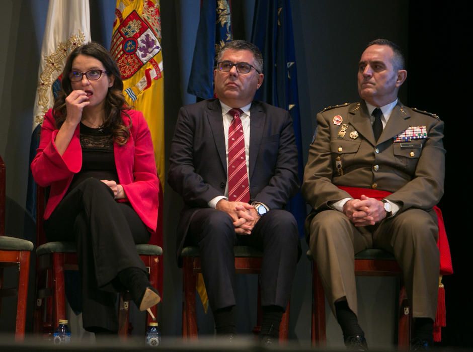 La Generalitat en pleno celebra en Alicante las cuatro décadas de la Carta Magna con un acto institucional en el Teatro Principal que llega en medio de los ataques al modelo territorial y de la alerta ultra.