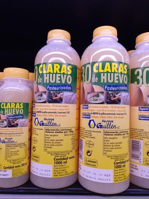 CLARAS DE HUEVO. Huevos Guillén, la principal empresa en España del sector avícola, tiene una representación en Murcia a través de una granja en el municipio de Bullas, aunque su sede oficial está en Paterna (Valencia). Las claras de huevos que nos podremos encontrar de la marca Hacendado en Mercadona tienen su procedencia allí.