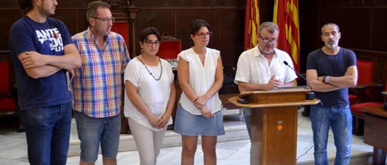 El alcalde y varios ediles del gobierno local, al presentar ayer la recepción de obras.