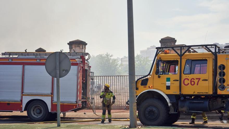 Efectivos desplegados en el lugar del incendio