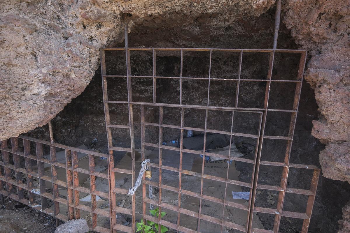 Cuevas de Los Canarios en El Confital