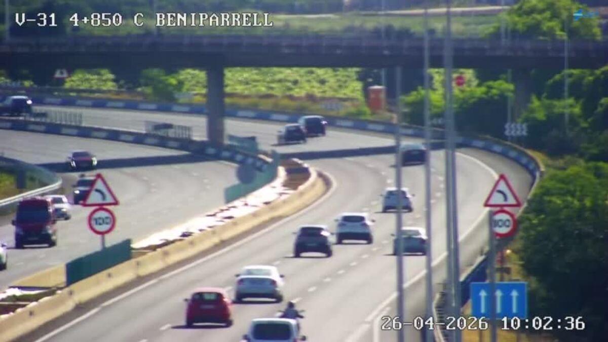 La V-31 a su paso por Beniparrell esta mañana.