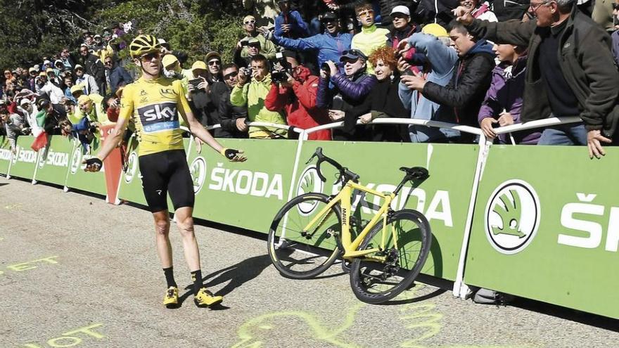 Froome &quot;escala&quot; a pie el Mont Ventoux