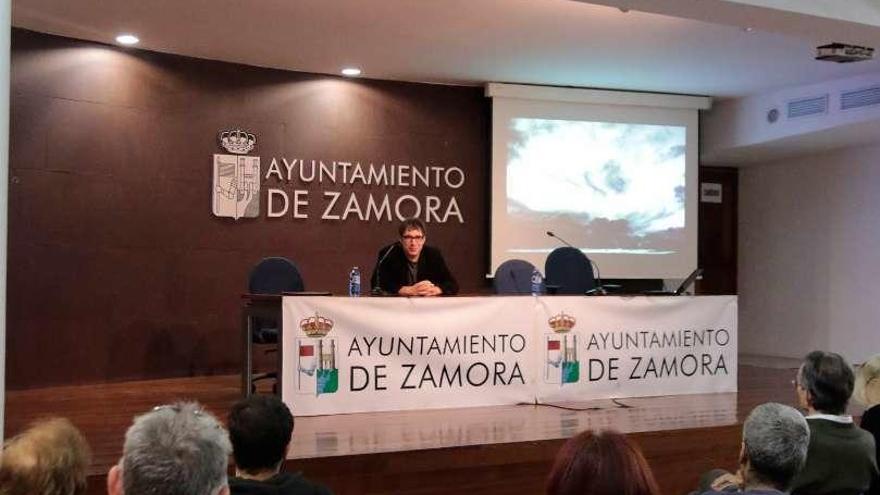 Conferencia de Carlos Palacios sobre los alimentos ecológicos