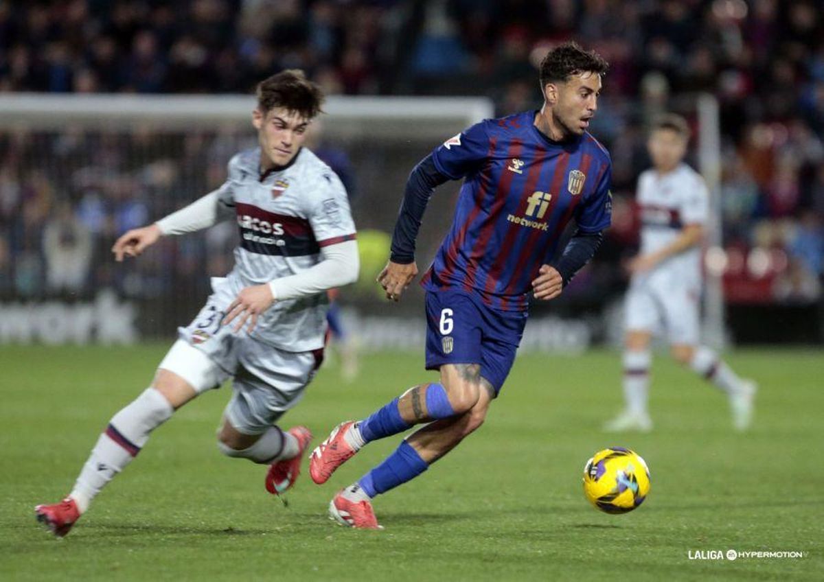 Víctor Camarasa, en el duelo en el Pepico Amat entre Eldense y Levante