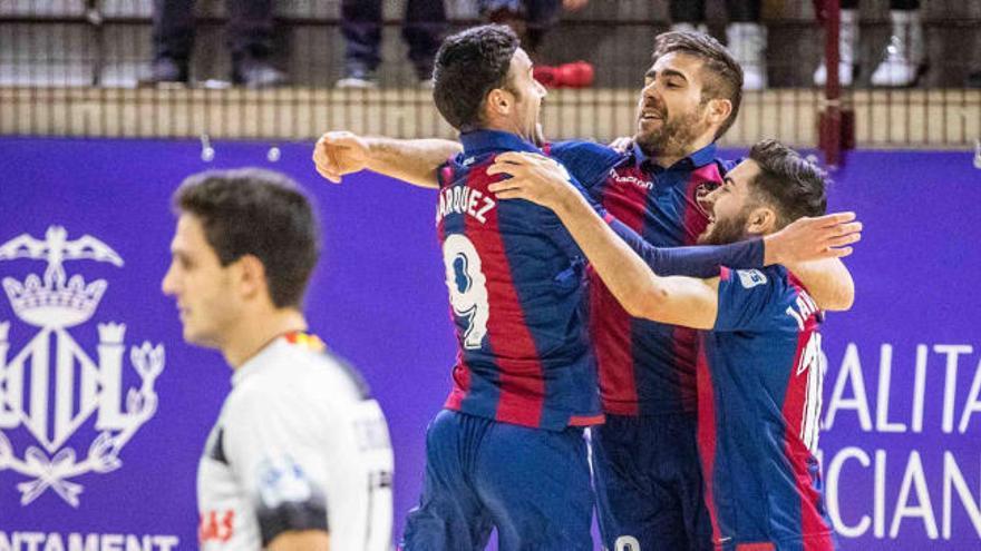 Un triplete de Gallo dispara al Levante UD FS