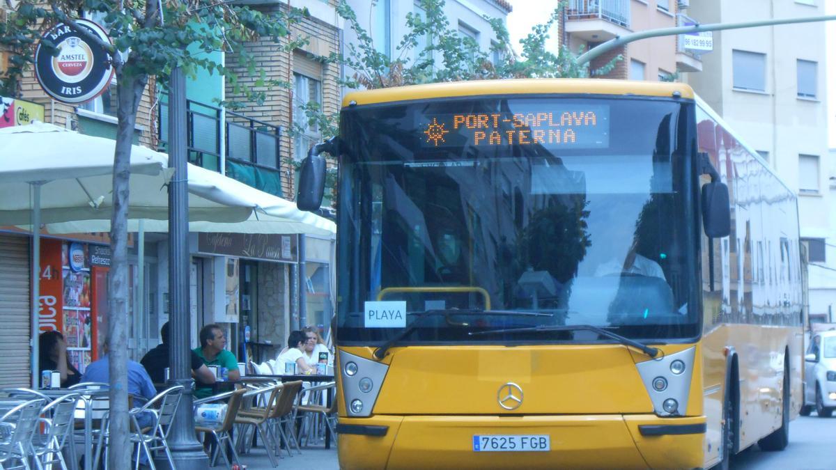 Bus que conecta Paterna con Port Saplaya.