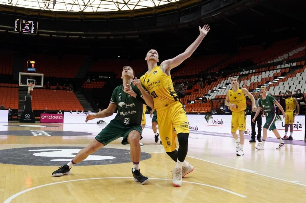 Partido entre el Iberostar y el Unicaja en la fase final de la Liga ACB.