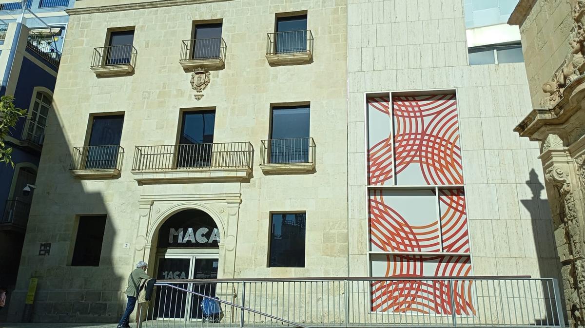 Fachada del MACA