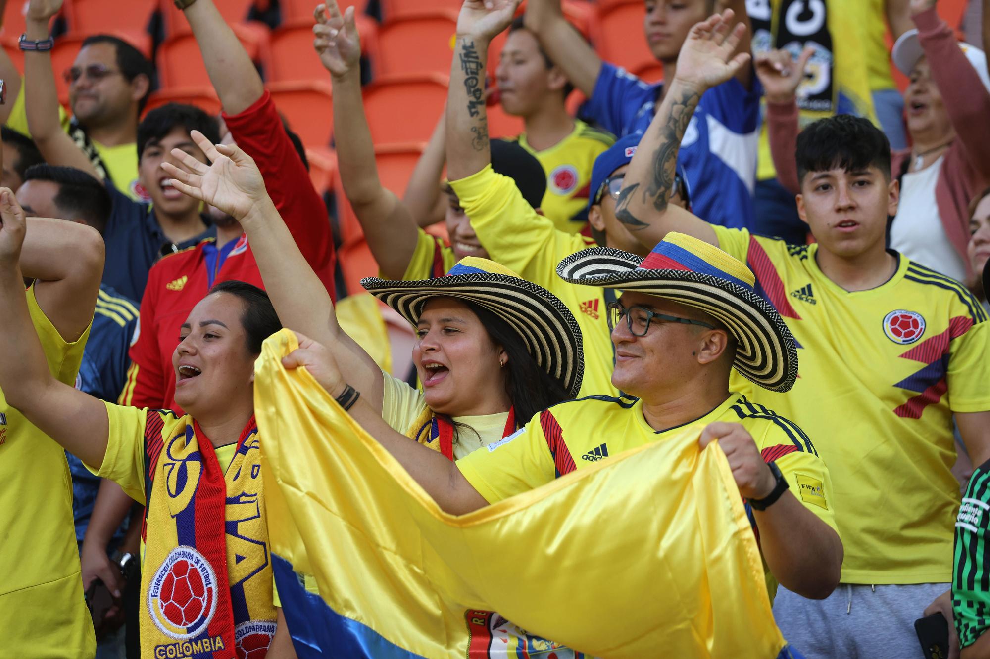 Colombia tiñó de amarillo las gradas de Mestalla