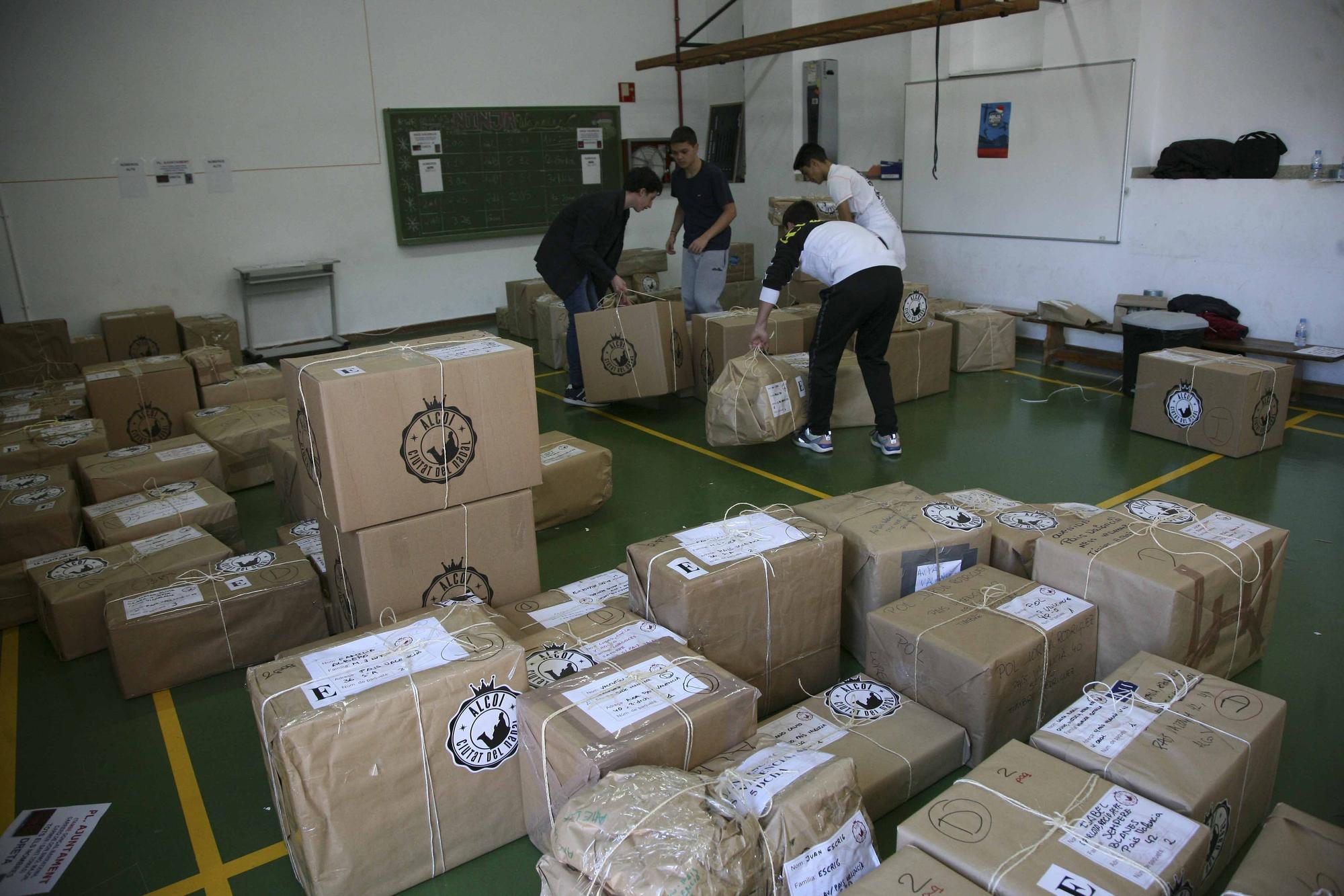 Regalos para entregar los Reyes Magos de Alcoy