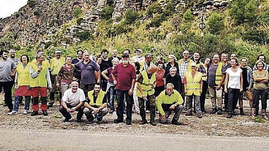 Imagen de un grupo numeroso de participantes en la jornada que ayer se llevó a cabo.