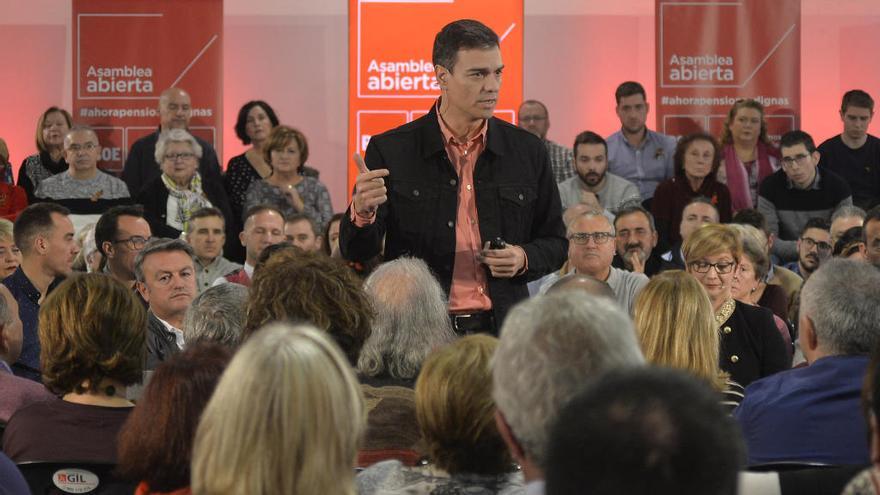 Asamblea abierta con Pedro Sánchez y militantes en el centro de congresos de Elche.