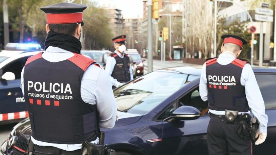 Els Mossos d&#039;Esquadra durant un control a Barcelona