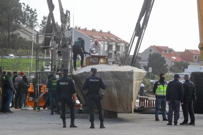 Operación reflotado del narcosubmarino de la ría de Arousa