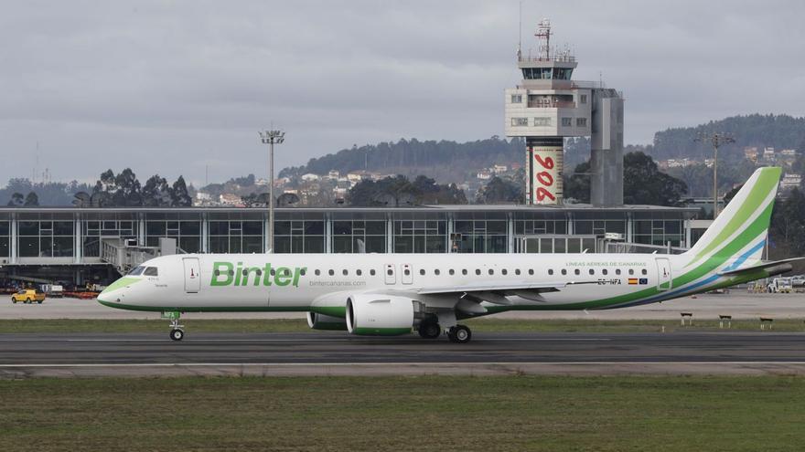 Un avión de la aerolínea
Binter tras aterrizar en el
aeropuerto de Vigo.  // R. Grobas