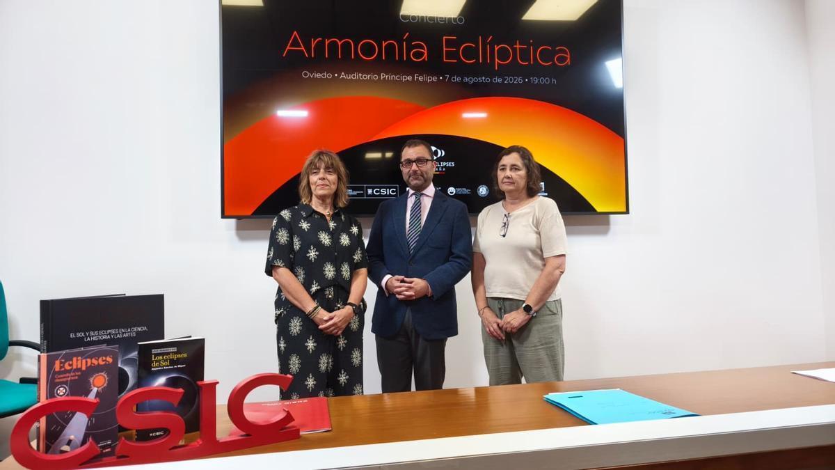 Por la izquierda, María Riera, David Álvarez y María Fernández, en la presentación del concierto Armonía Eclíptica.