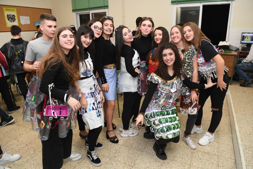 Desfile en Salesianos con ropa reciclada