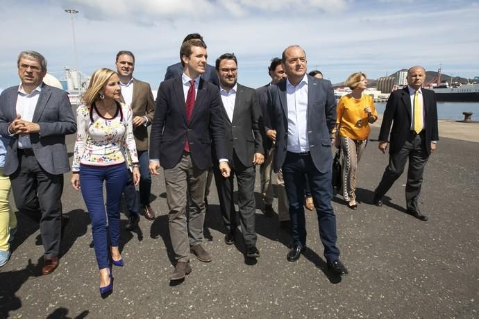 15.04.19. Las Palmas de Gran Canaria. El líder del PP y candidato a presidente del Gobierno, Pablo Casado, visita el centro de formación técnico-profesional del metal de Las Palmas de Gran Canaria, Femepa, acompañado por los dirigentes del partido en Canarias, Asier Antona y Australia Navarro, posteriormente a la visita realiza unas declaraciones en el Muelle Cambullón. Foto Quique Curbelo  | 15/04/2019 | Fotógrafo: Quique Curbelo