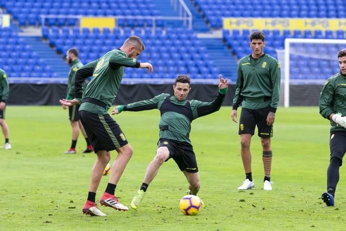 19.01.19. Las Palmas de Gran Canaria. Fútbol segunda división temporada 2018-19. Entrenamiento de la UD Las Palmas en el Estadio de Gran Canaria. Foto Quique Curbelo