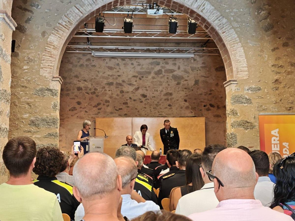 LA JONQUERA. Alonso Caballero s’acomiada com a cap de la Policia Local de la Jonquera