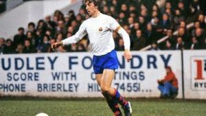 Johan Cruyff, con la camiseta blanca.