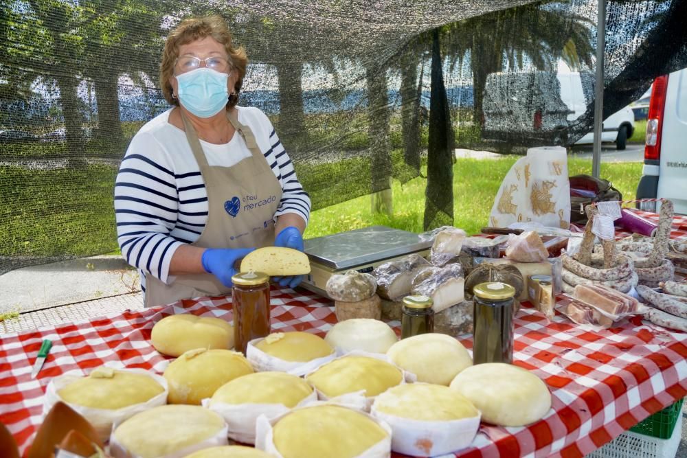 El mercadillo de Portonovo despliega sus toldos tras el confinamiento