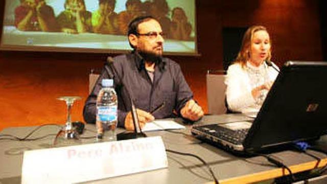 Pere Alzina en el Club Diario de Ibiza con la presidenta de Aprep, Gemma Tur.