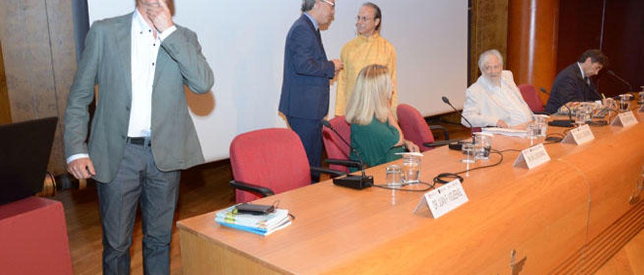 Claudio Naranjo defiende la meditación como herramienta educativa y sanitaria