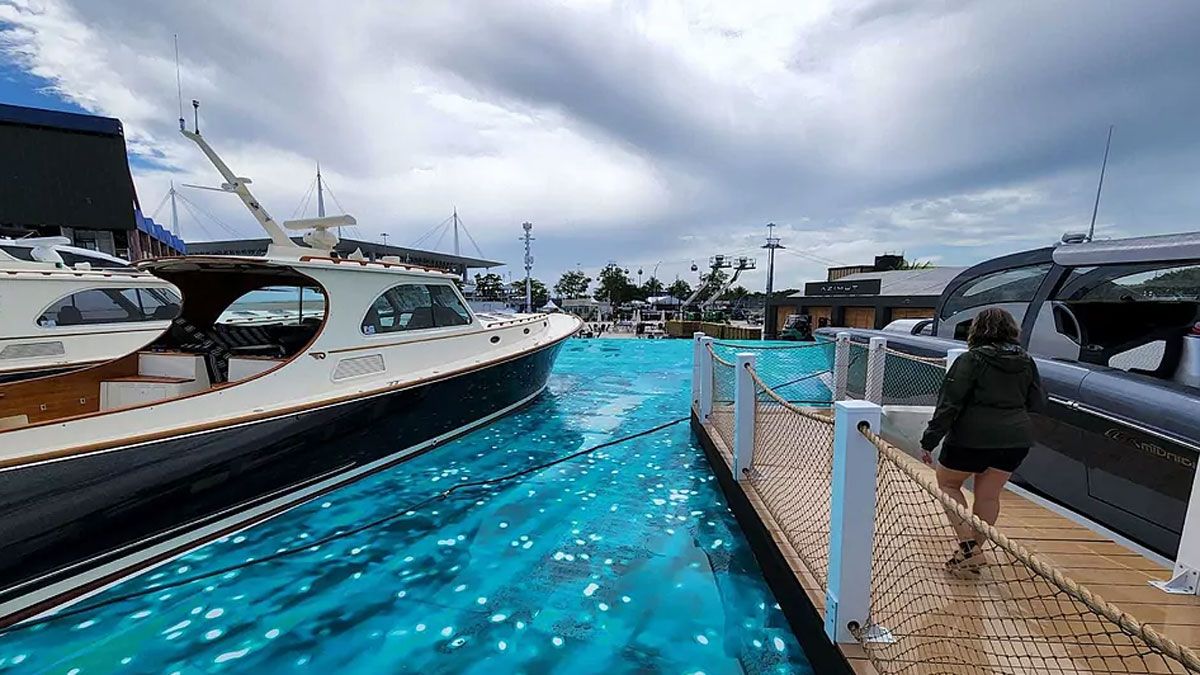 La imagen del puerto deportivo con agua falsa en Miami